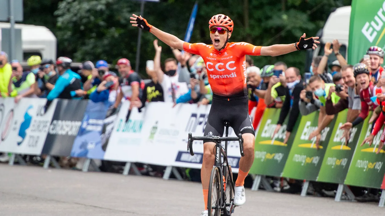 Buli helyett egyetemre ment a hős magyar bringás