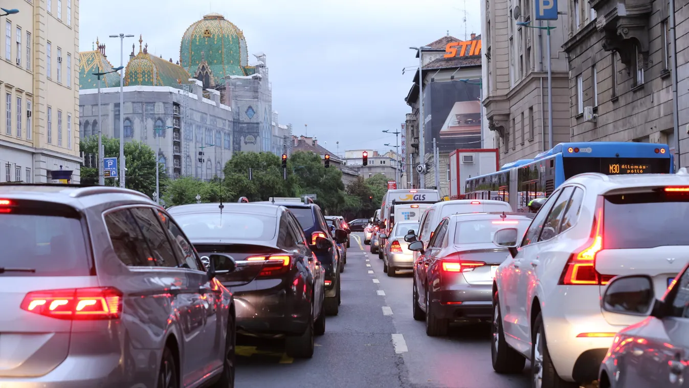 Káosz iskolakezdéskor – elegük van a fővárosiaknak Karácsony biciklisávjaiból