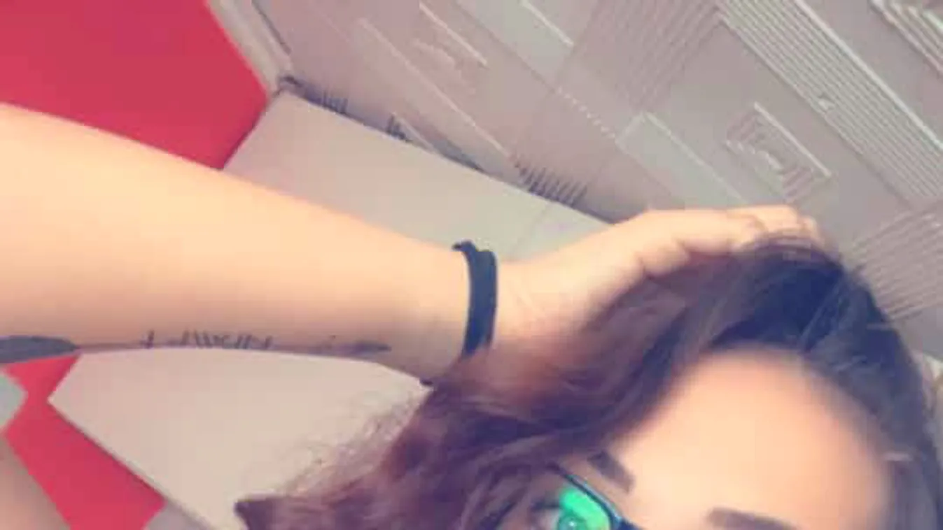 Így dönti le a tuskókat a dögös Réka