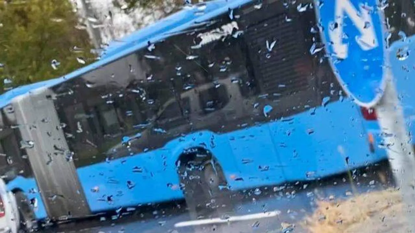 Elképesztő baleset: menet közben tört ki a 106-os busz kereke - fotó