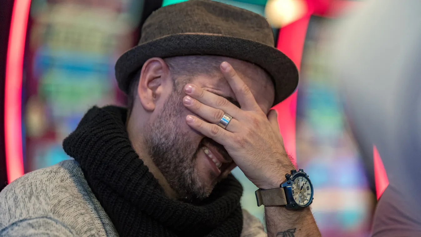 Kétségbeesetten kiabált a fájdalomtól Majka: Baleset érte a stúdióban - Videó