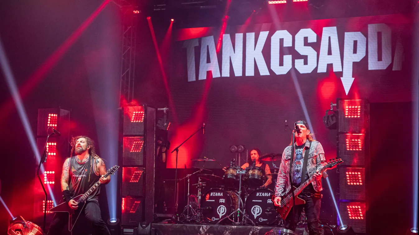 Raktárkoncert: Autós koncerttel mentette a helyzetet a Tankcsapda