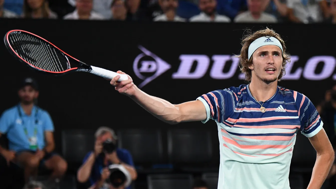 Szikrázik az internet, úgy üzenget exe az erőszakoskodással vádolt világsztárral