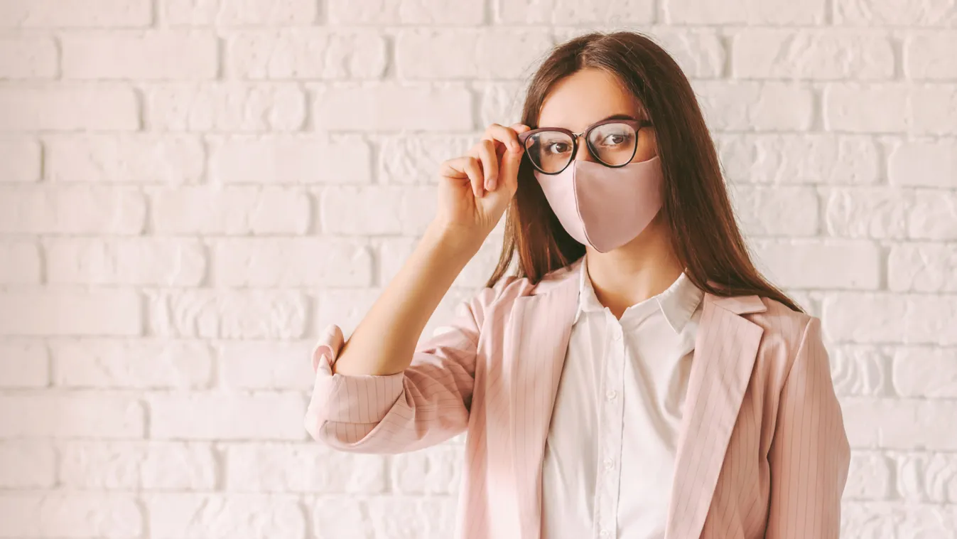 Koronavírus: Jobban kell vigyázniuk a szemüvegeseknek