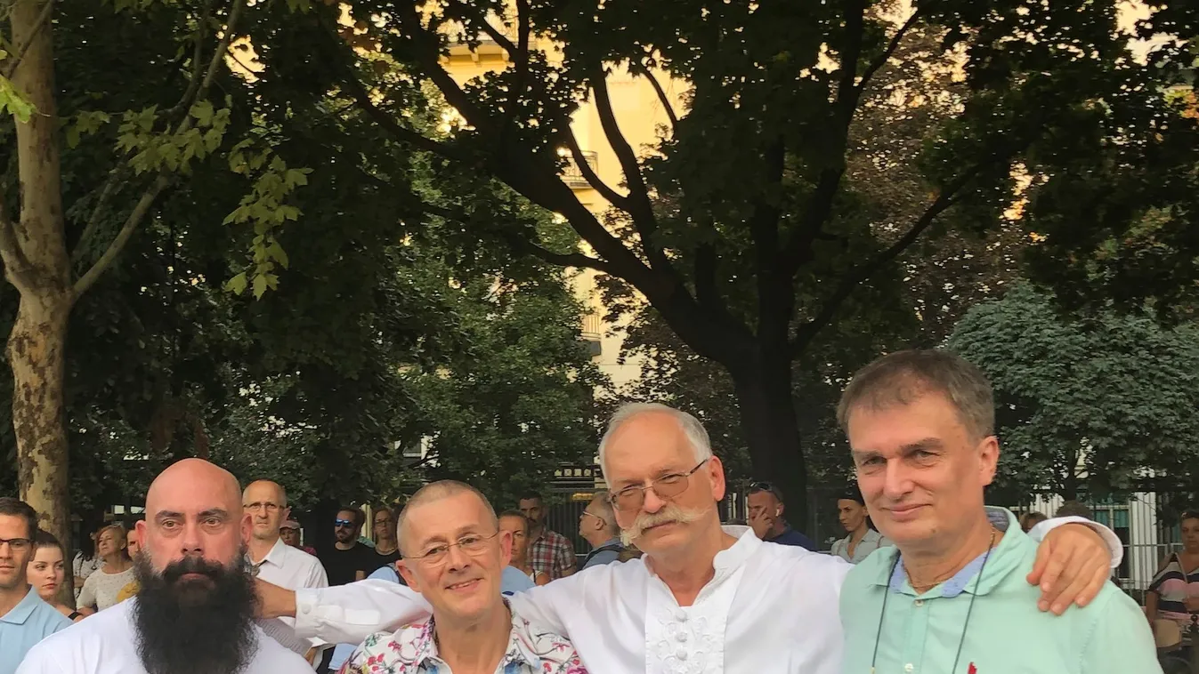 Nyerészkednek a maszkellenesek a járványon