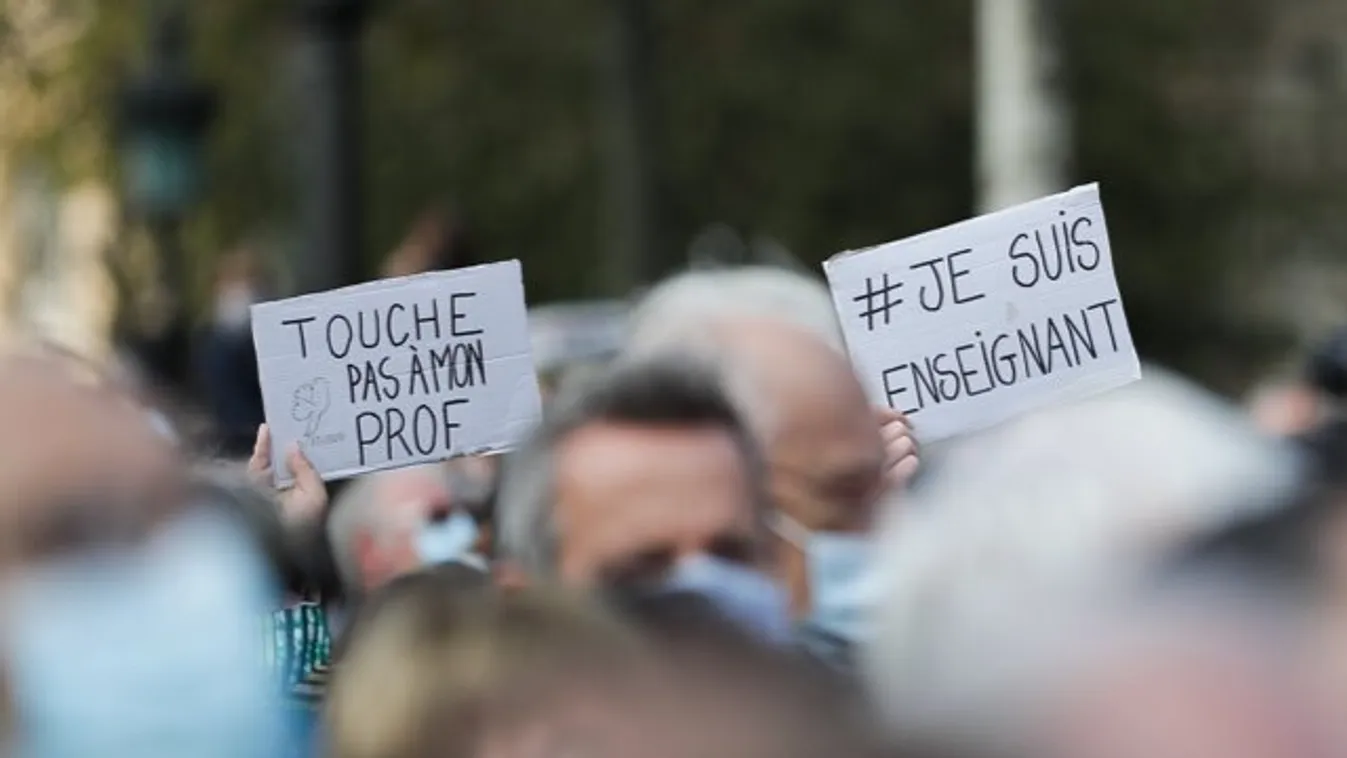 Tízezrek emlékeztek a francia nagyvárosokban a lefejezett tanárra