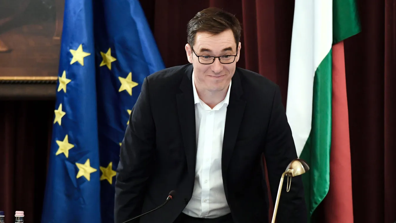 Karácsony pártja kitiltaná a nyugdíjasokat a buszokról és a villamosokról - videó