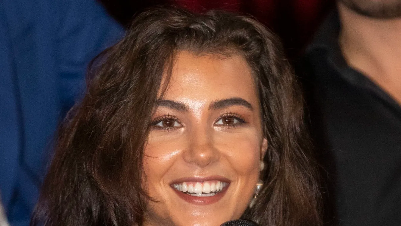 Hoppá: Neki üzen szexi tangában Tóth Andi?