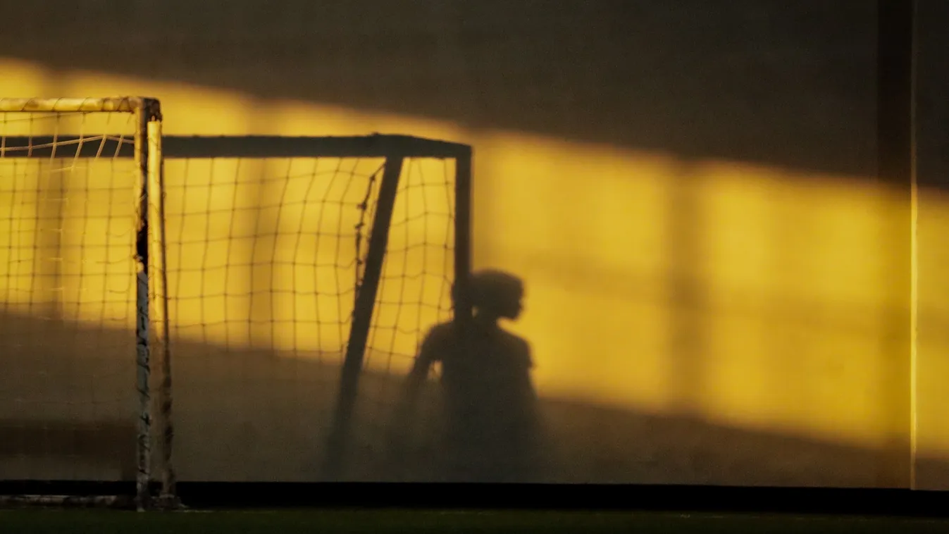 Borzalom a magyar focimeccsen, megvakult egy klubvezető