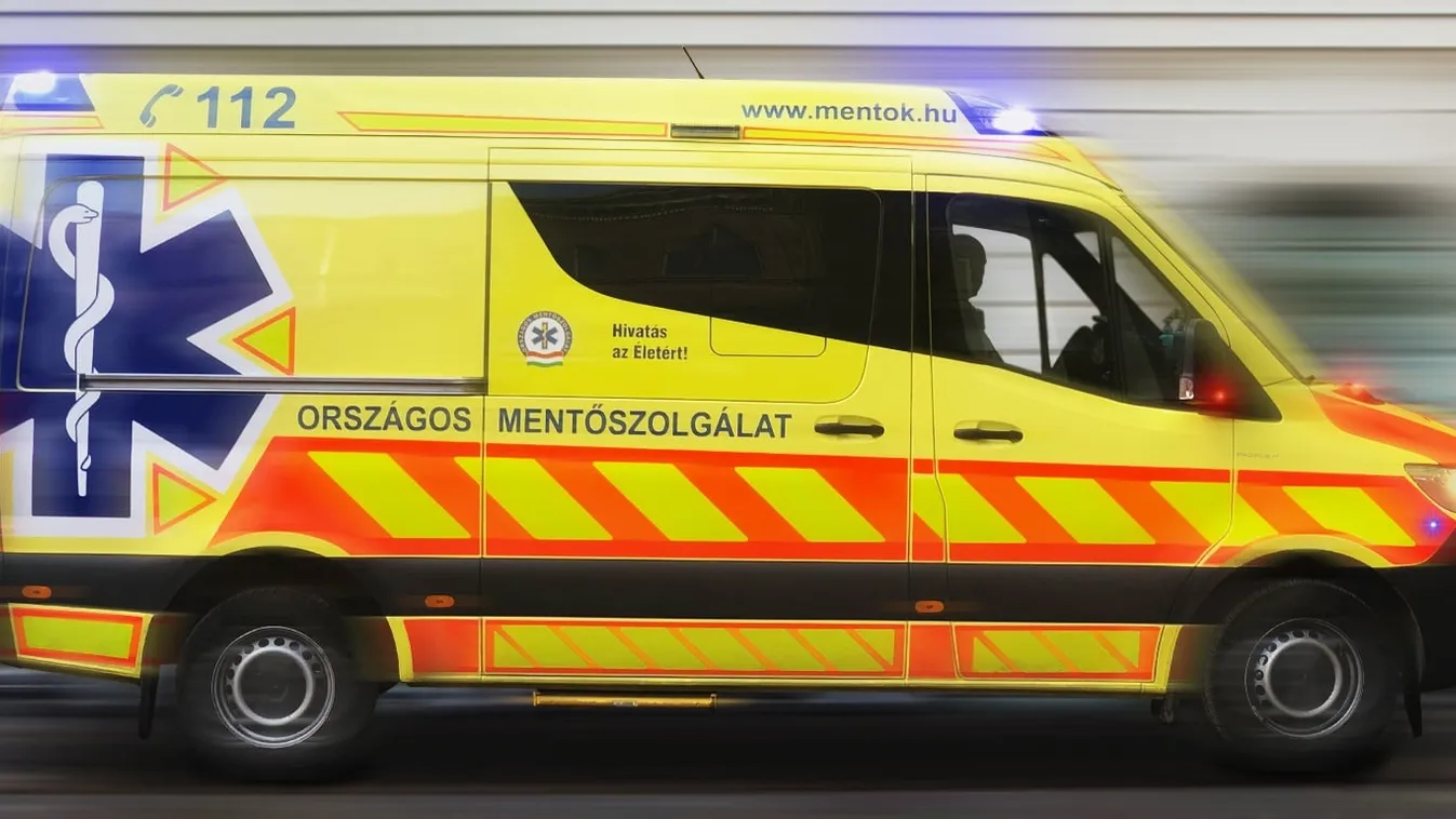 Súlyos buszbaleset történt Vas megyében: egy ember életéért küzdenek - videó