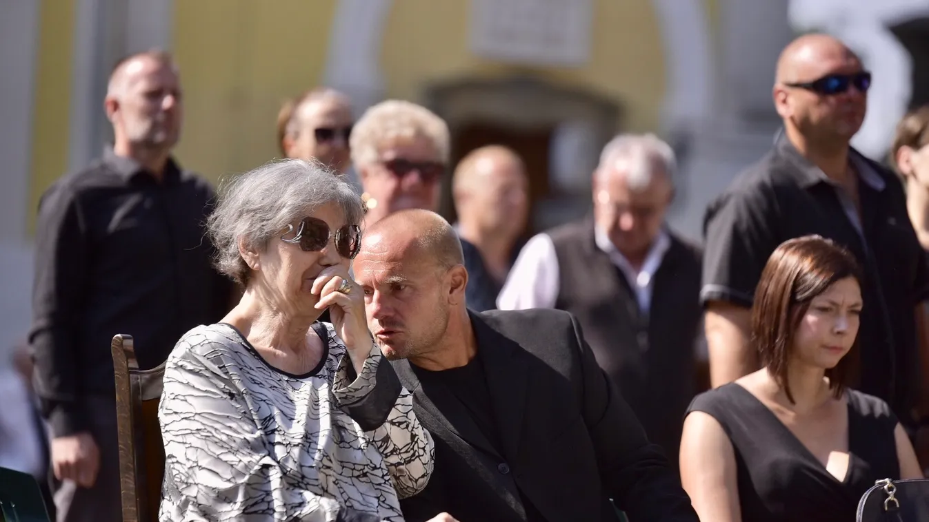 Pécsi Ildikó fiának fájdalmas nyilatkozata: Édesanyám jelenleg a legnagyobb meccsét vívja