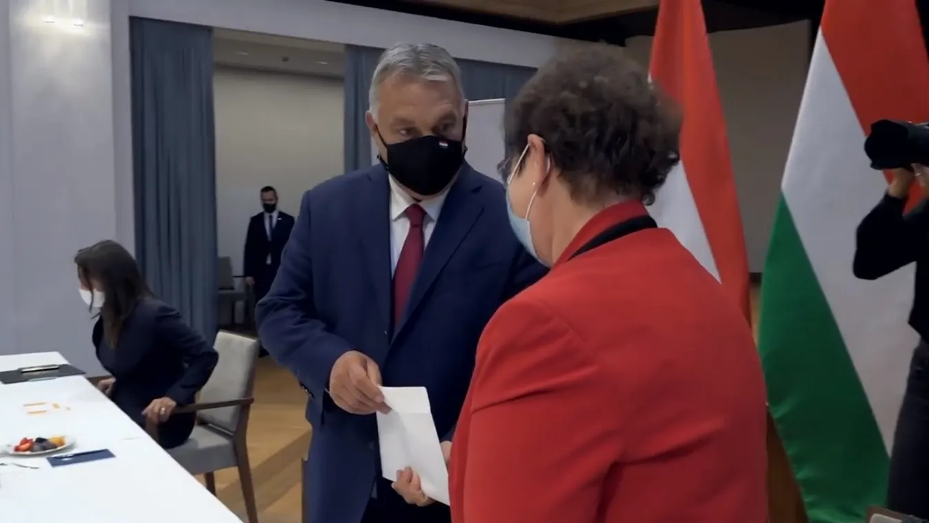 Különleges ajándékkal lepte meg a miniszterelnök Müller Cecíliát