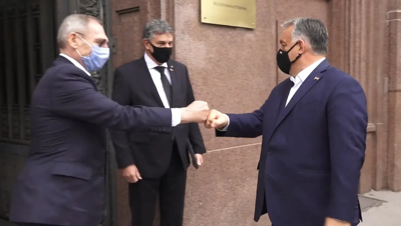 "A maszkviselésen múlik a járvány megfékezése" - Orbán Viktor az operatív törzzsel találkozott