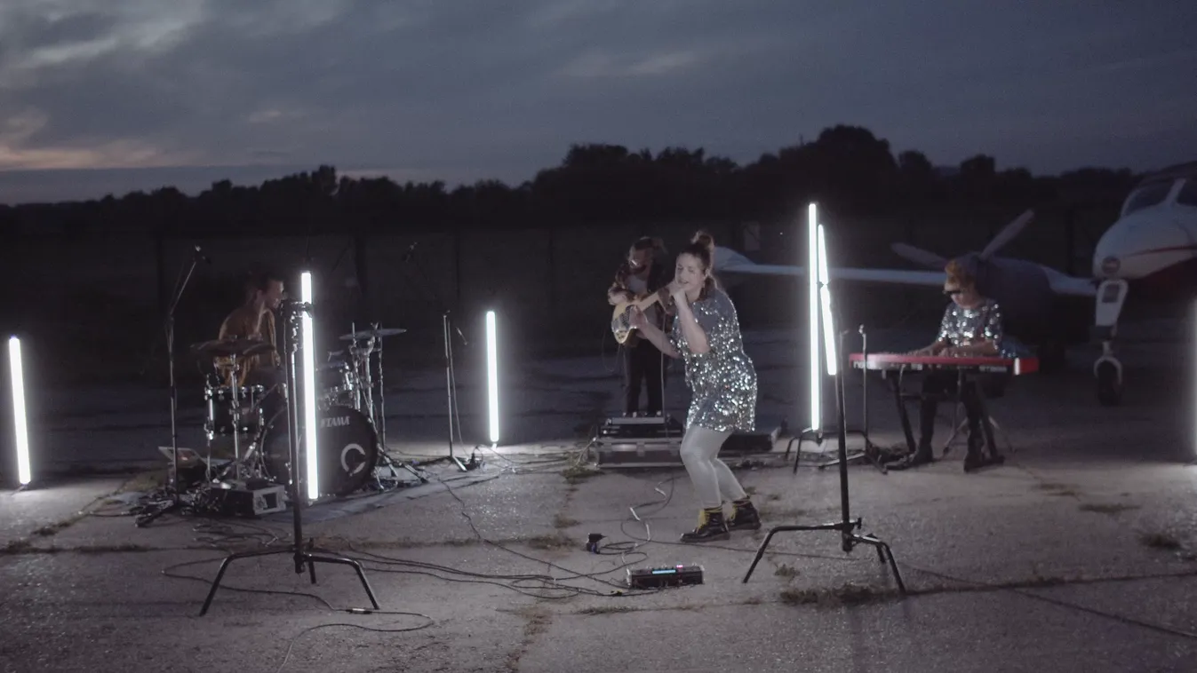 Nem hiszed el, hol forgatott a Nunki Bay Starship