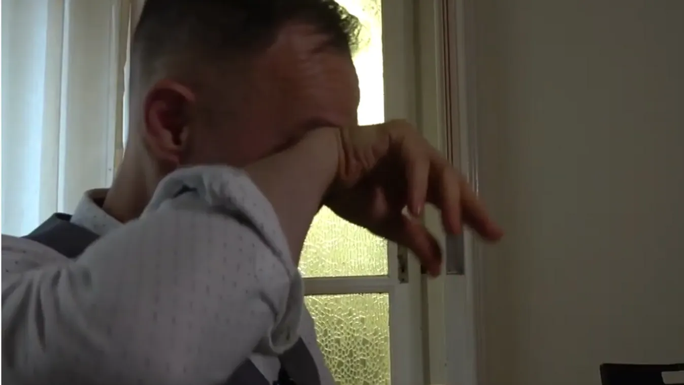 Könnyeit adta egy fasírtért a népszerű rádiós - Videó