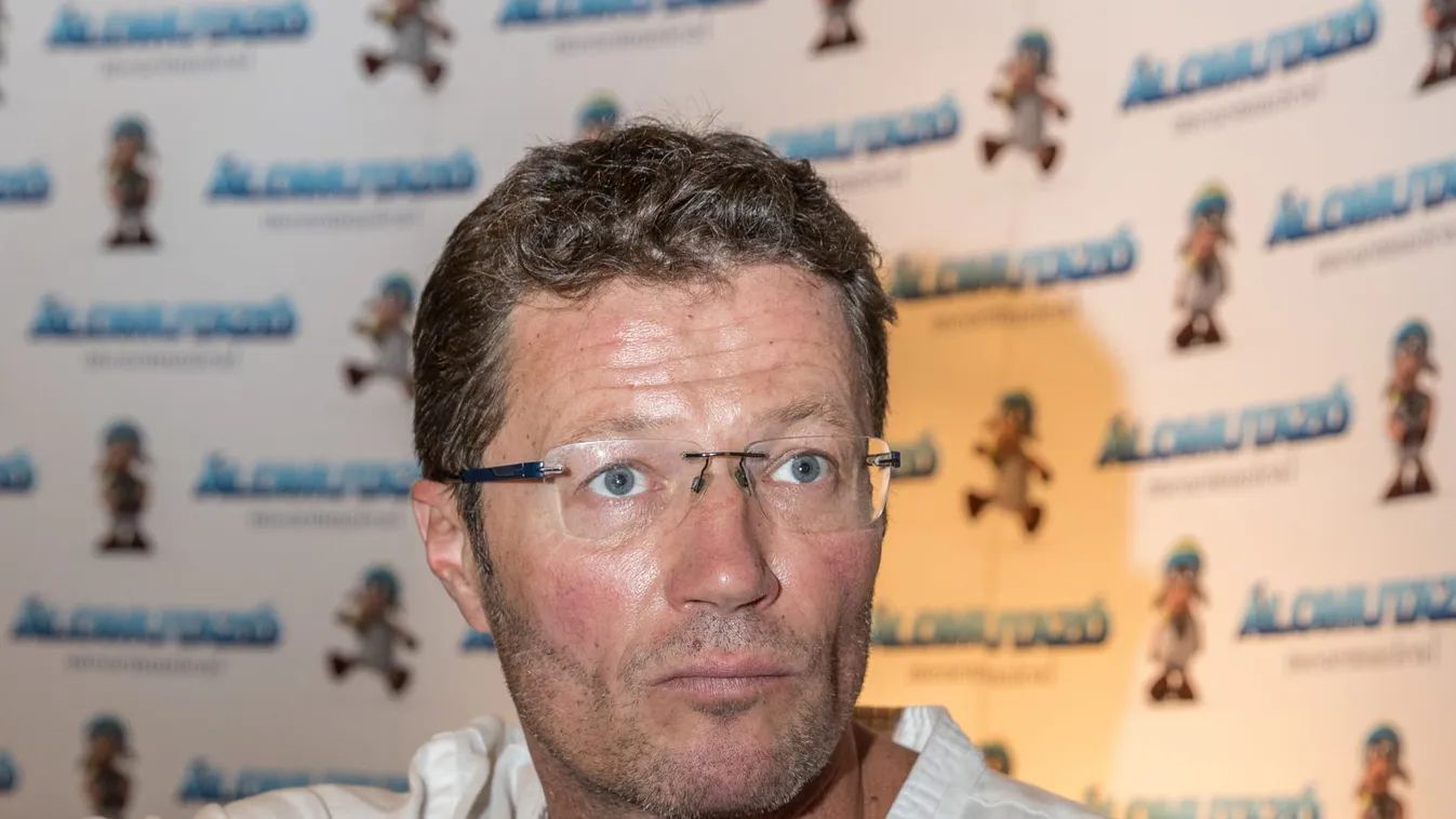 Cuki fotót posztolt Stohl András: Ezt látnod kell