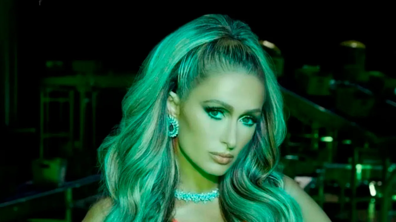 Hoppá, Paris Hilton már jó tíz éve férjnél van!