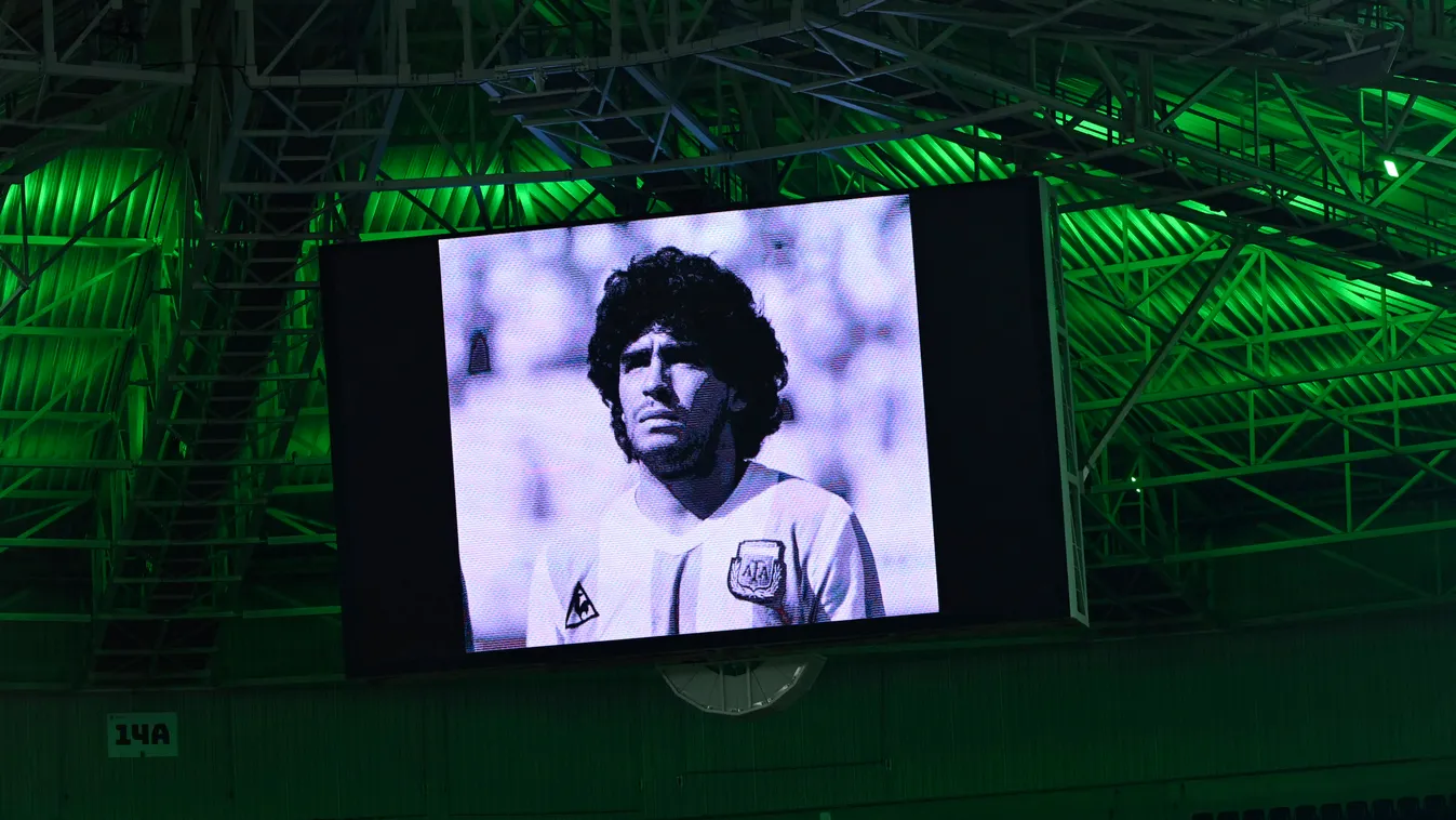 Zseni a pályán, botrányhős a lelátón: Diego Maradona élete képekben