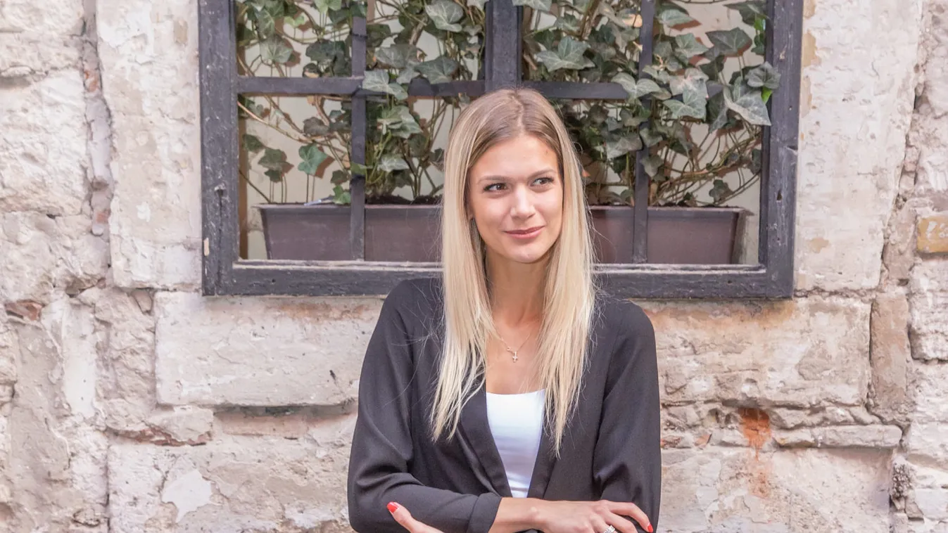 Kiderült, ezért muszáj sokat mozognia Weisz Fanninak