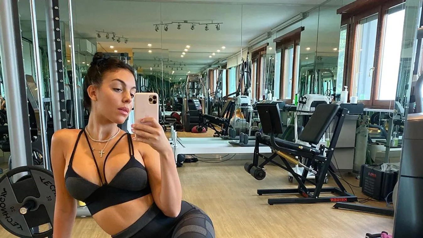 Vadító fenékrázás, Ronaldo szerelme nem fogja vissza magát