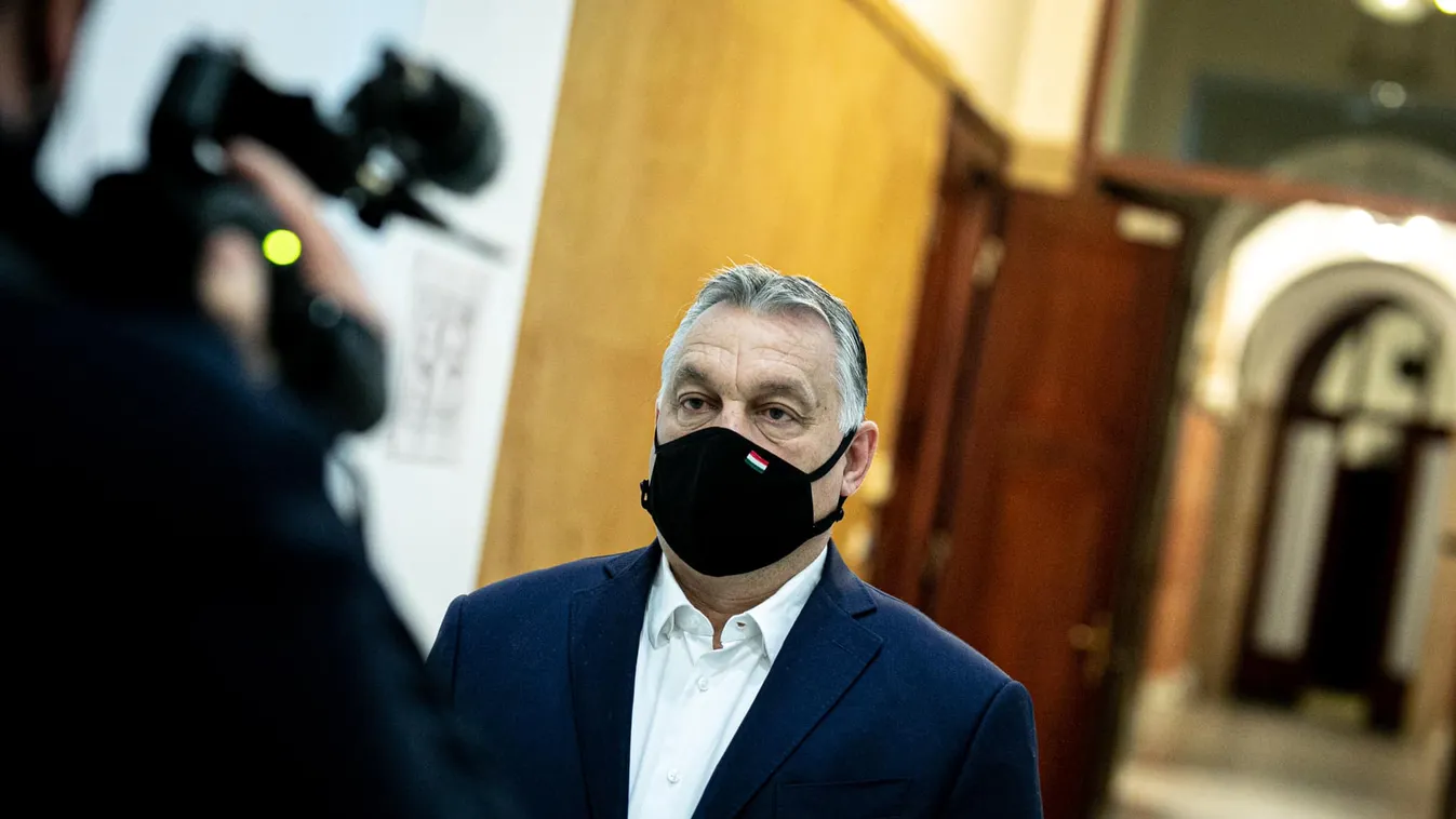 Már kora reggel ülésen vett részt Orbán Viktor - fotó