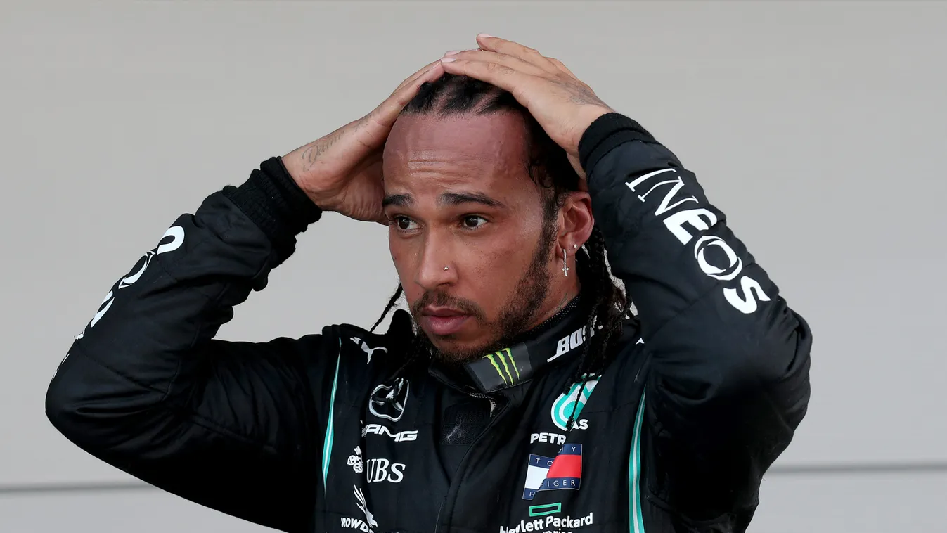 Kiröhögték Lewis Hamiltont, akkorát bénázik ezen a videón