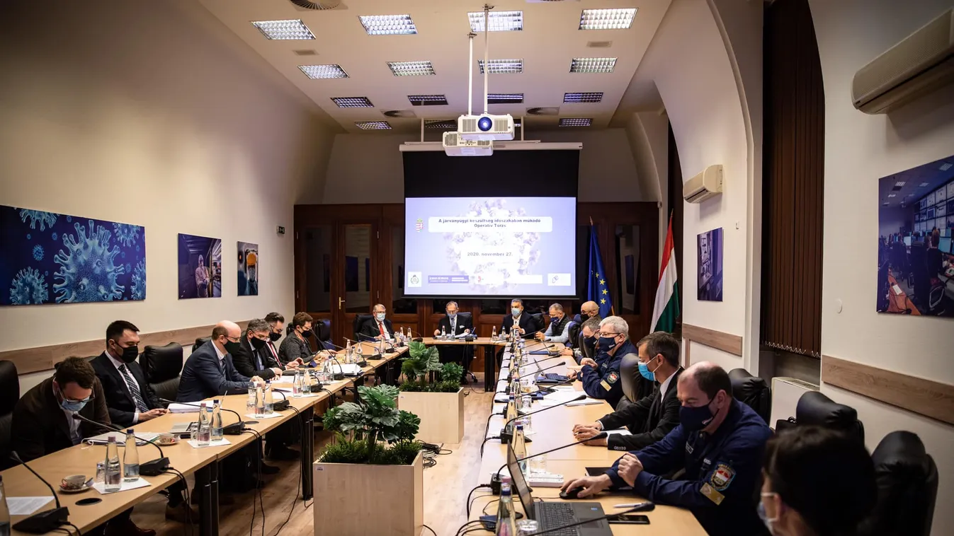Az operatív törzs ülésével kezdte a napot Orbán Viktor