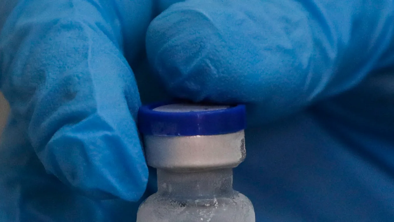 Jó hírek érkeztek az orosz vakcináról, ezt közölte a miniszter