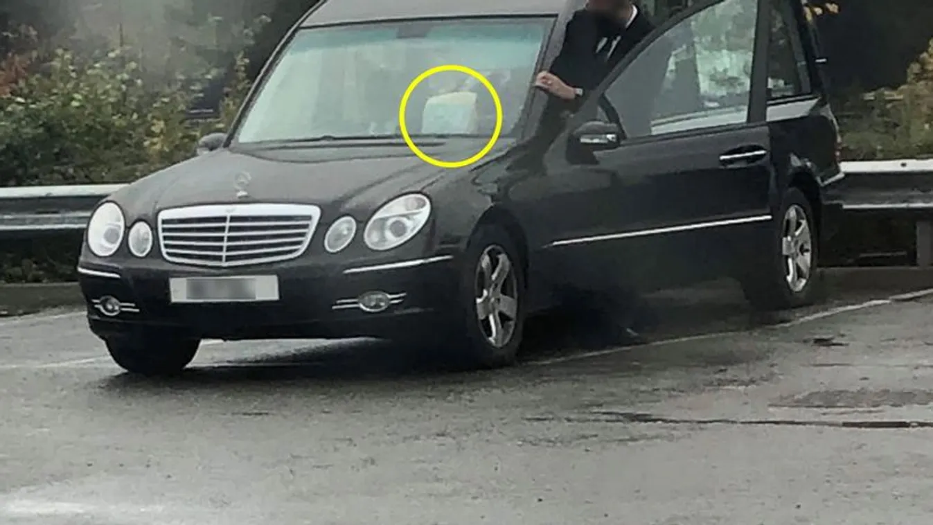 Óriási botrány: Halottaskocsi gördült be a Meki elé, a koporsóban egy halott anyukával - Fotó