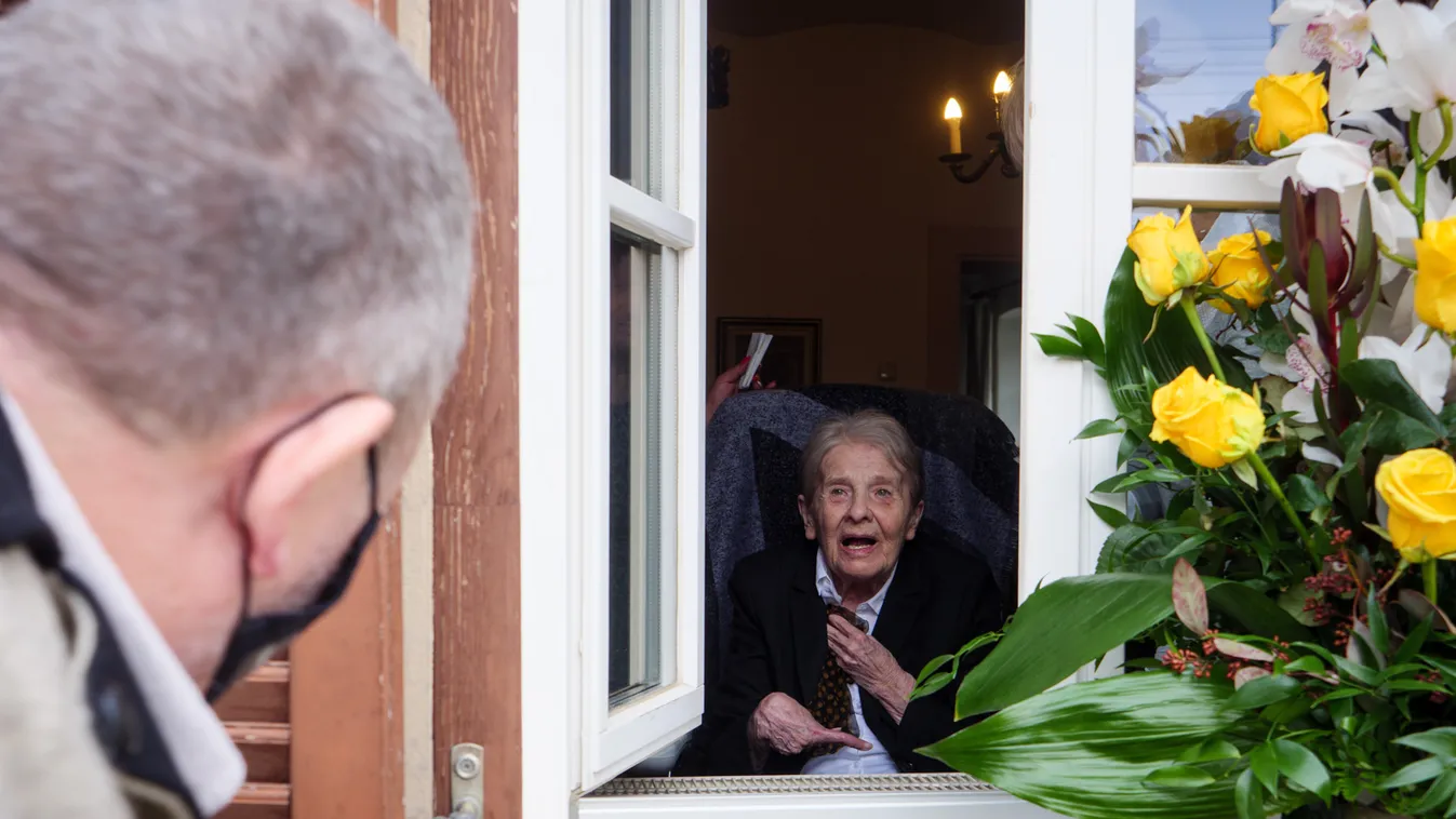 Igazán megindító: Így köszöntötték a 85 éves Törőcsik Marit  - Videó