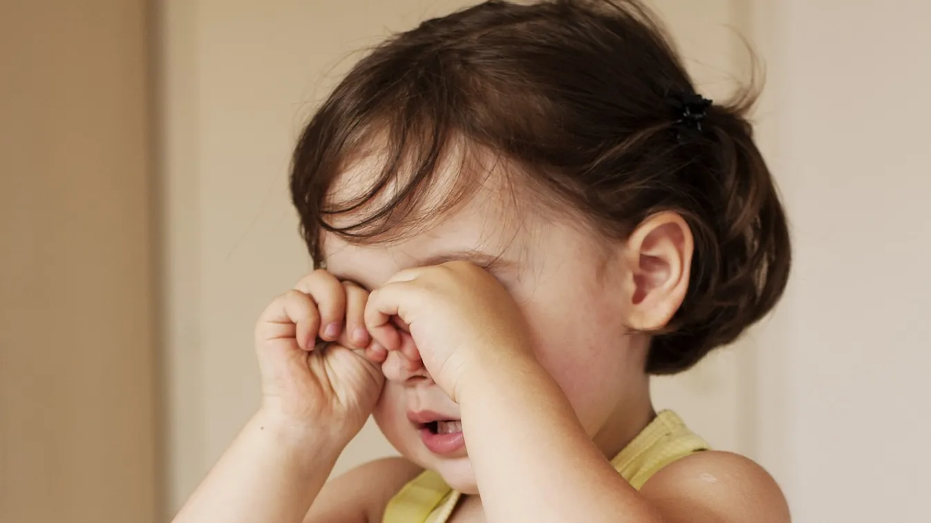 Vérfagyasztó: meggyilkolt felesége és gyermeke holtteste mellett aludt egy hétig