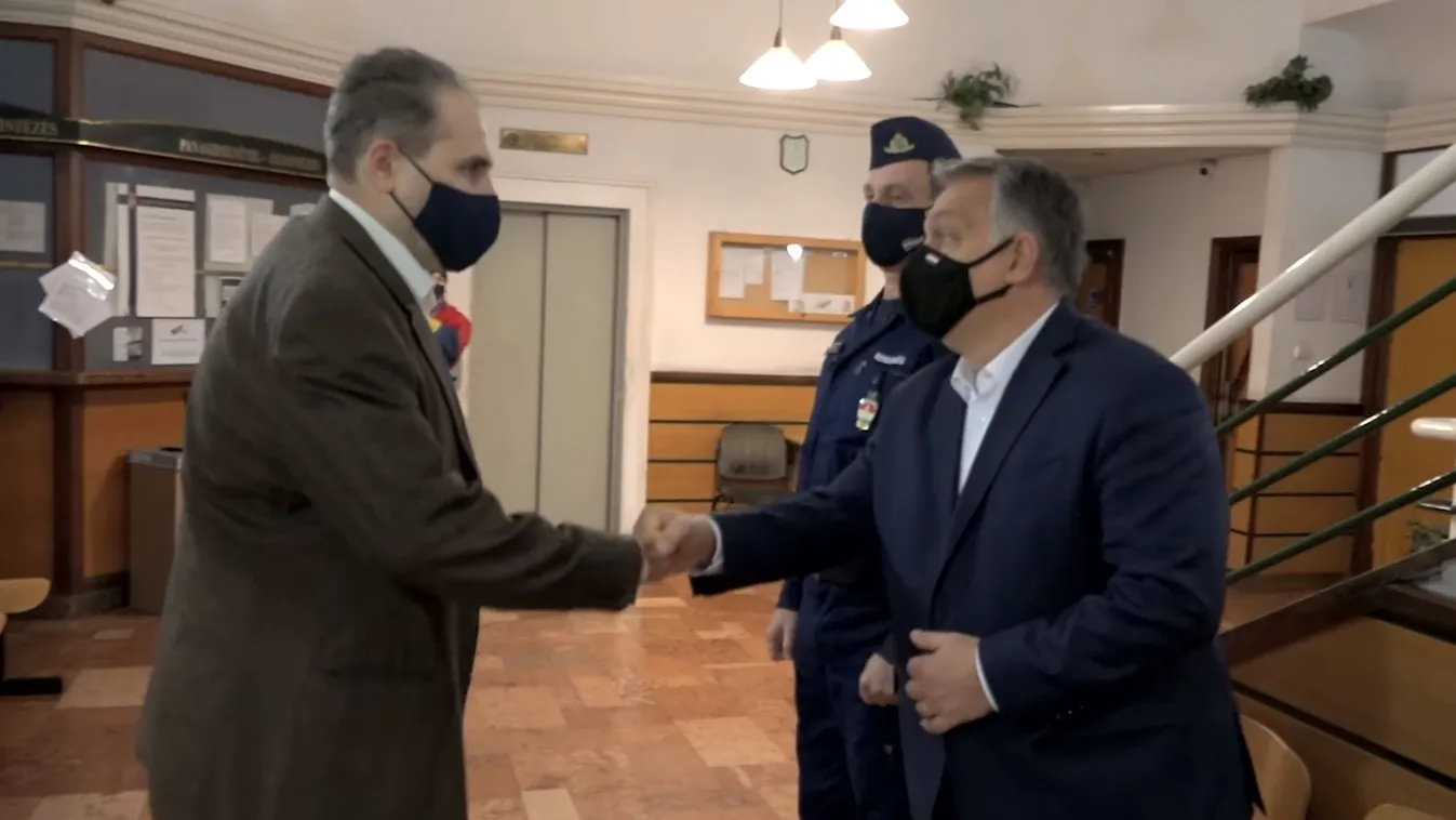 Orbán Viktor ellenőrzést tartott a belvárosi rendőrkapitányságon - videó
