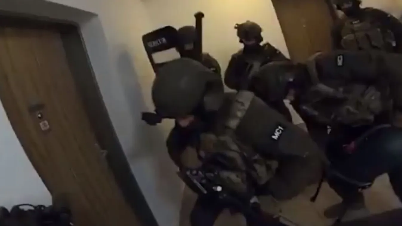 Kommandósok rúgták rá az ajtót a milliárdos vállalkozóra: döbbenetes, mit találtak a házában