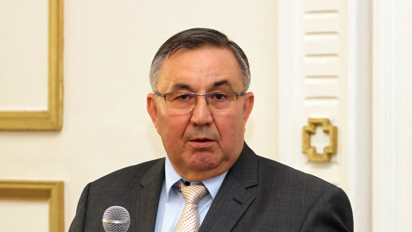 51 éve vezet baleset nélkül a 120 éves Magyar Autóklub elnöke