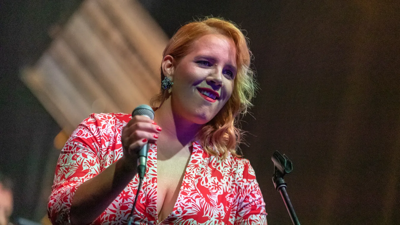 Alig lehet ráismerni a legújabb fotóján, nagyon dögös Tóth Vera