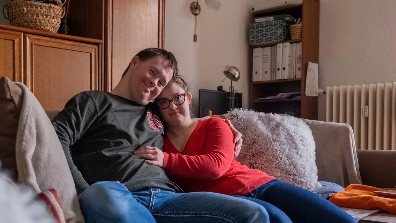 Tengerparti esküvőre vágyik a Down-szindrómás pincérnő, Anna