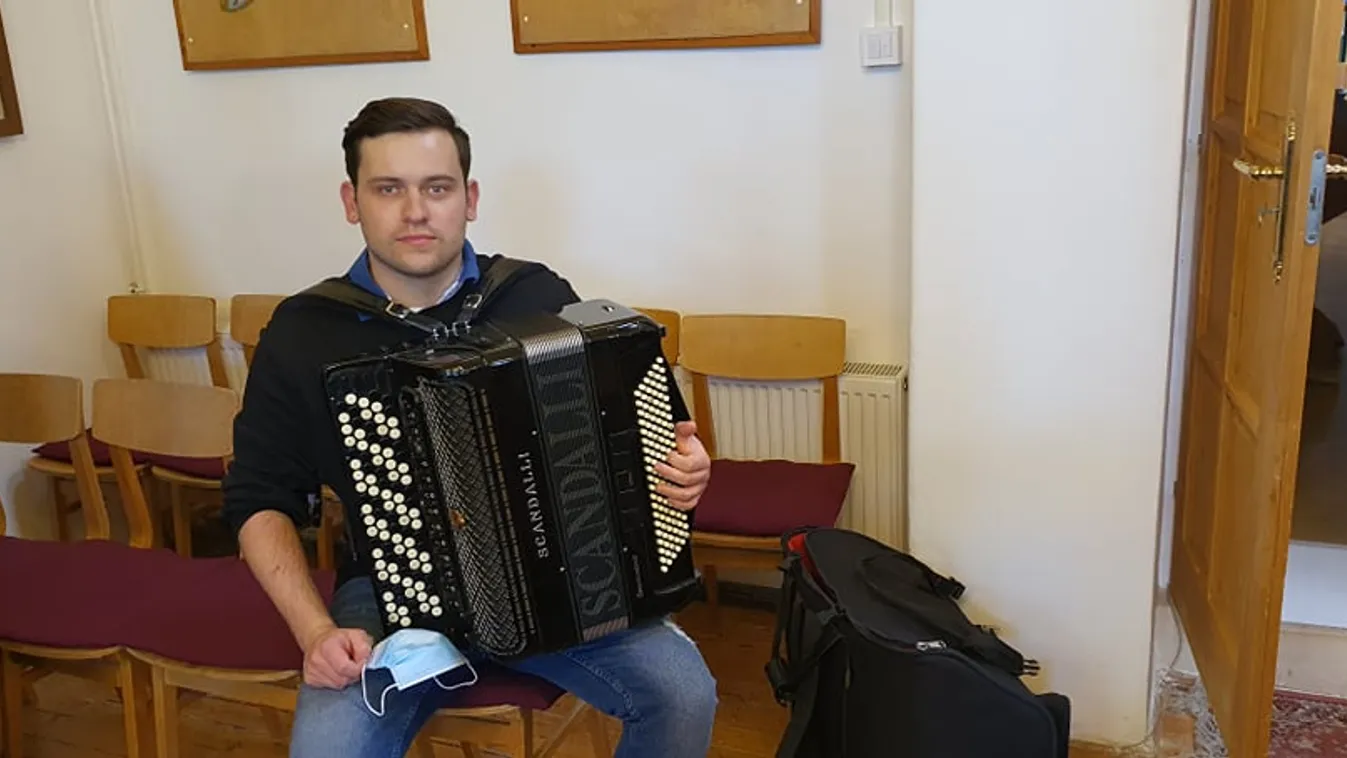 Szakítás és gyász: őszintén vallott 2020 nehézségeiről Szabó Ádám