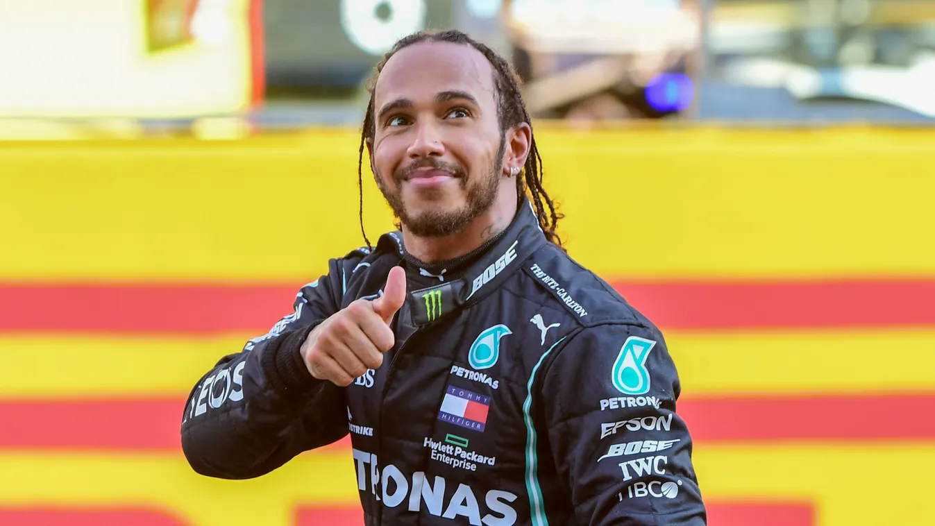 Lewis Hamilton óriási elismerése, a királynő várja a pilótát