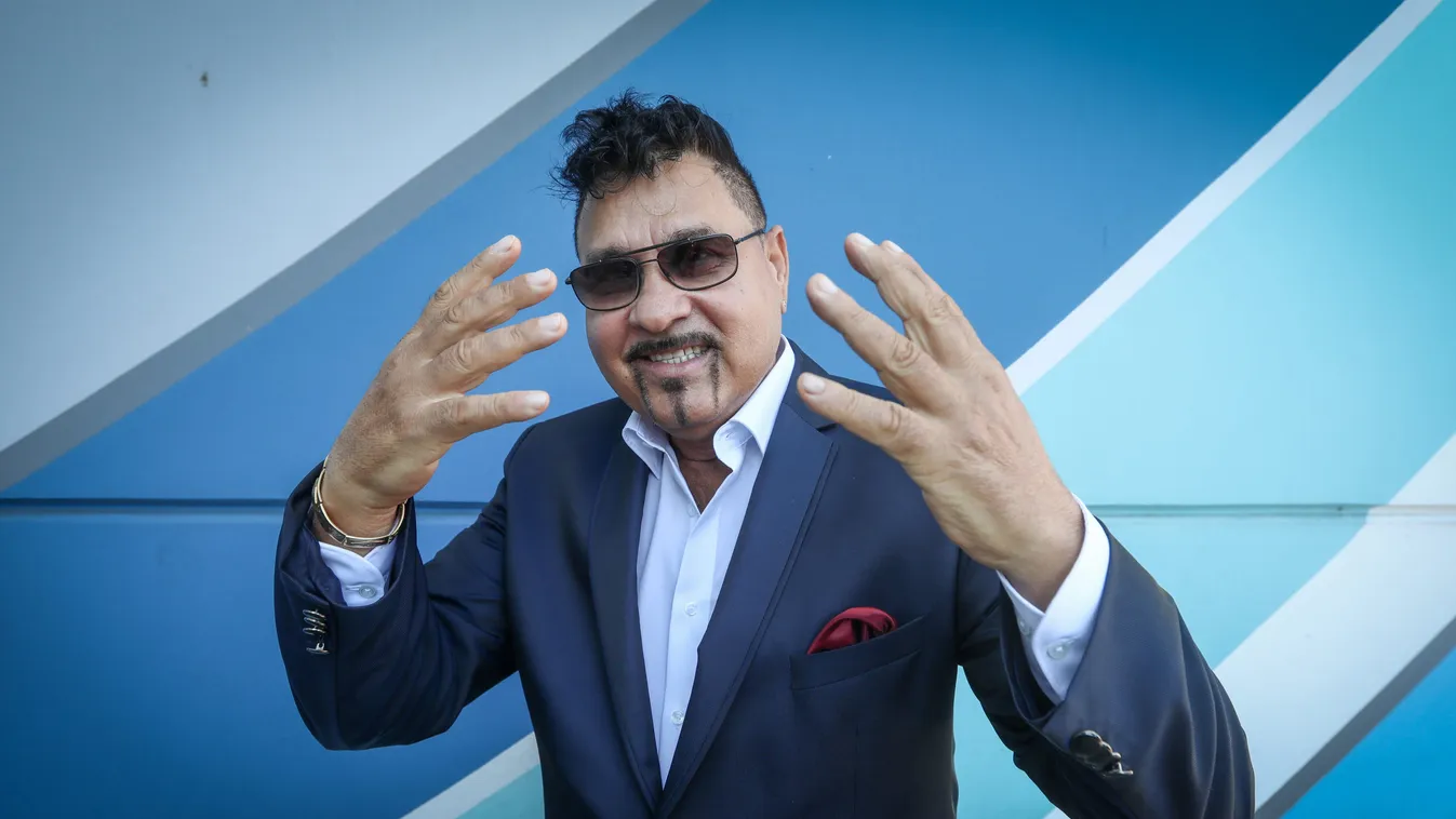 Pizzafutárnak állt Bódi Guszti