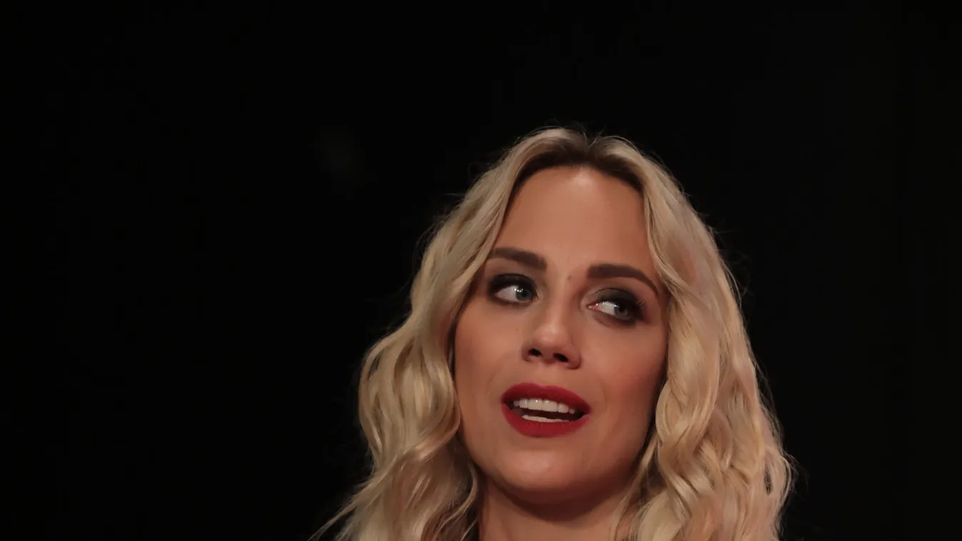 Lékai-Kiss Ramóna karácsonyi pulcsija mindent visz