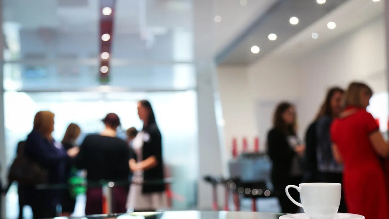 Egy konferencia, 300 000 koronavírus-fertőzés: ilyen egy döbbenetes szuperterjesztő esemény!