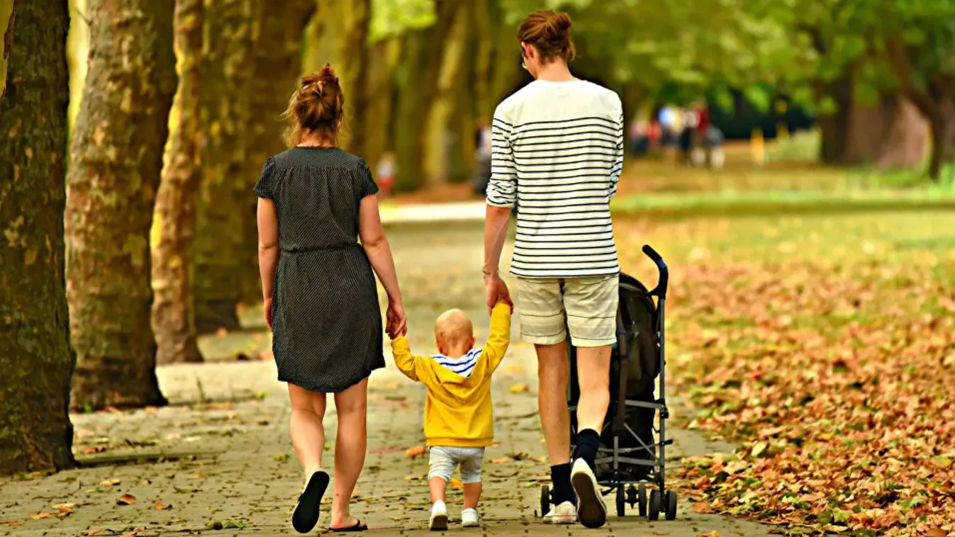 A svéd törvényekből kitörlik az „anya” és „apa” kifejezéseket, mert túlságosan kirekesztőek