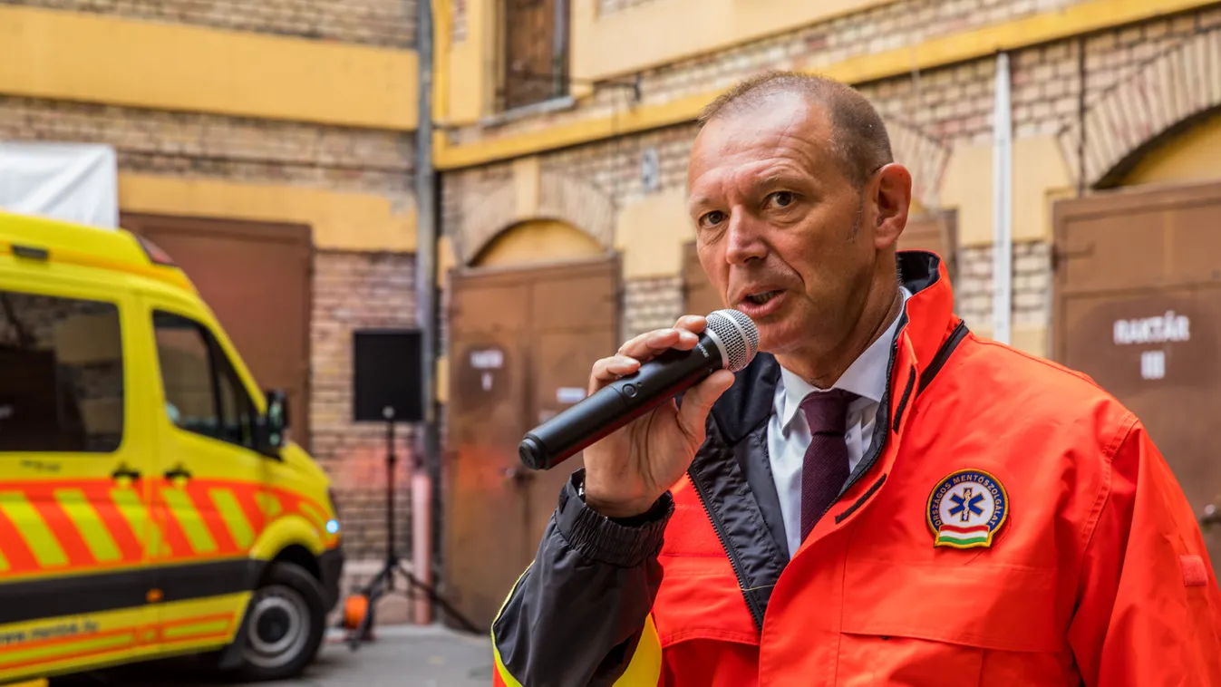 Új videó Győrfi Pállal a vakcináról és a regisztrációról