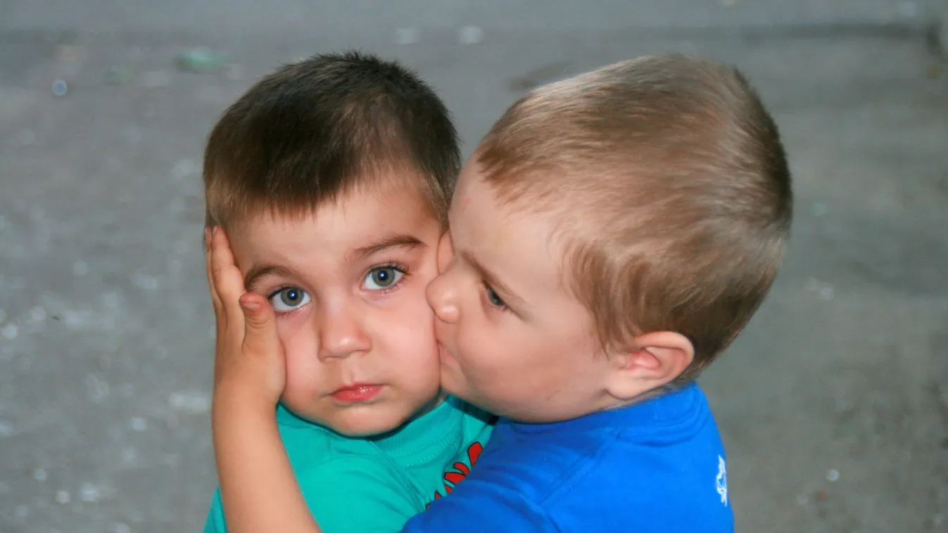 Együtt léptek be az életünkbe, együtt is távoztak – megtörtek a szülők, akiknek ikrei egyszerre fulladtak meg