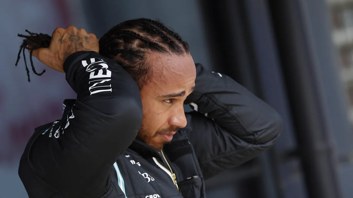 Lewis Hamilton nincs jól, elárulta, min megy keresztül