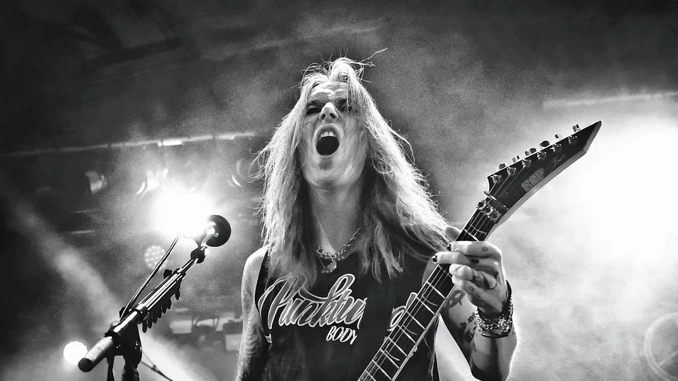 Hosszú betegeskedés után elhunyt a fiatal énekes