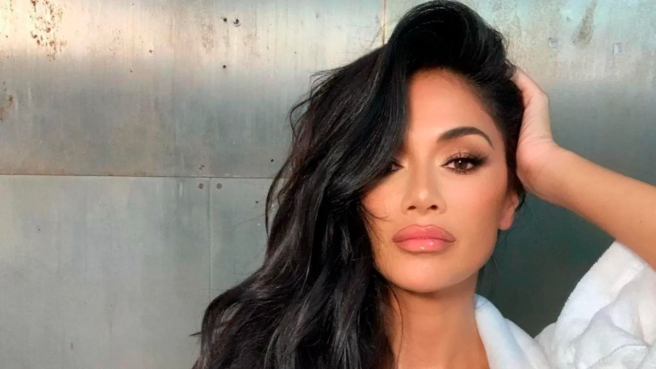 Nicole Scherzinger futott egyet az apró tangájában, és férfiak százezreinek ment fel a pulzusa