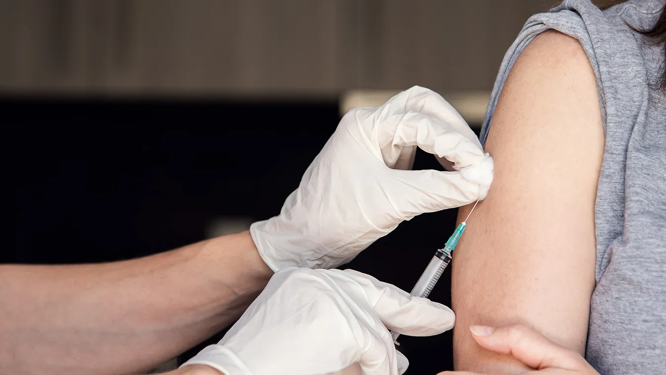 Bejelentette az orosz hatóság: 100%-os a legújabb orosz vakcina immunológiai hatékonysága