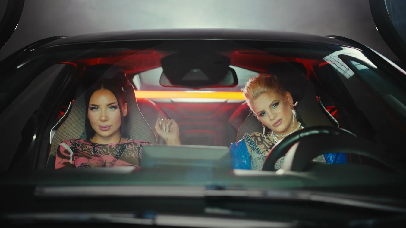 Óriási duettel érkezik a két magyar bombázó