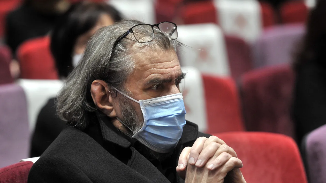 Többször is átesett a koronavíruson a magyar színészlegenda, nagyon várja a vakcinát